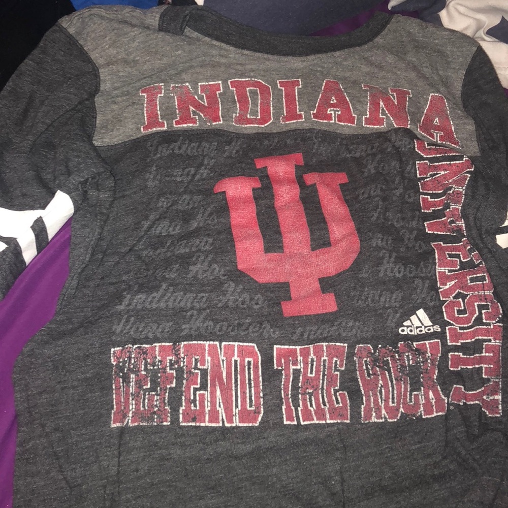 IU t shirt